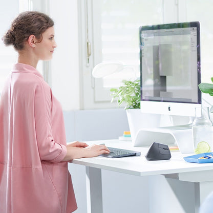 MX VERTICAL ERGONOMIC MOUSE HANDSHAKE POSITION