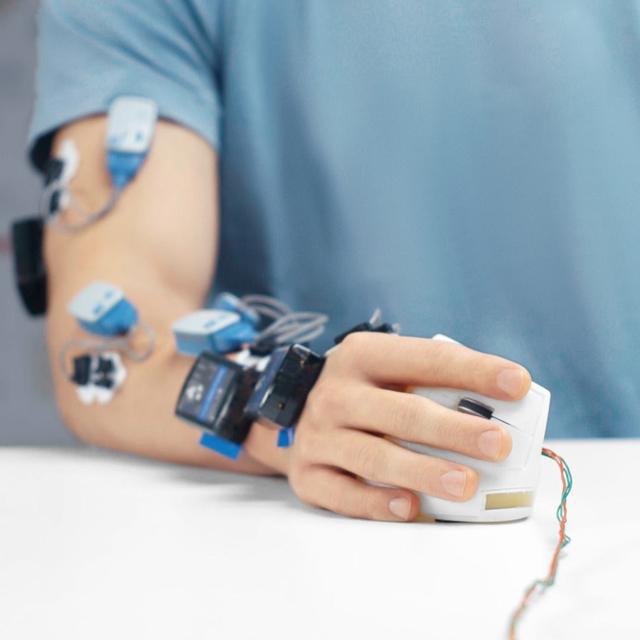 MX VERTICAL ERGONOMIC MOUSE HANDSHAKE POSITION